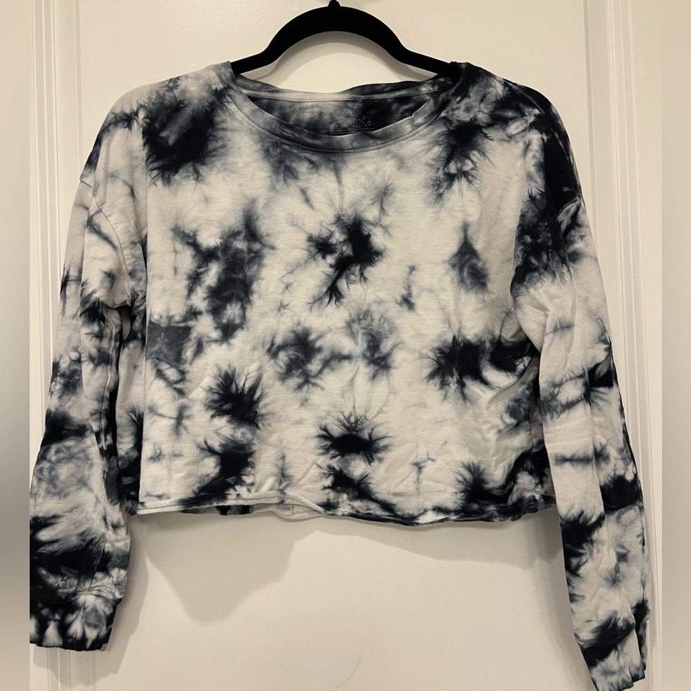 Long Sleeve Tie Dye Cropped Shirt